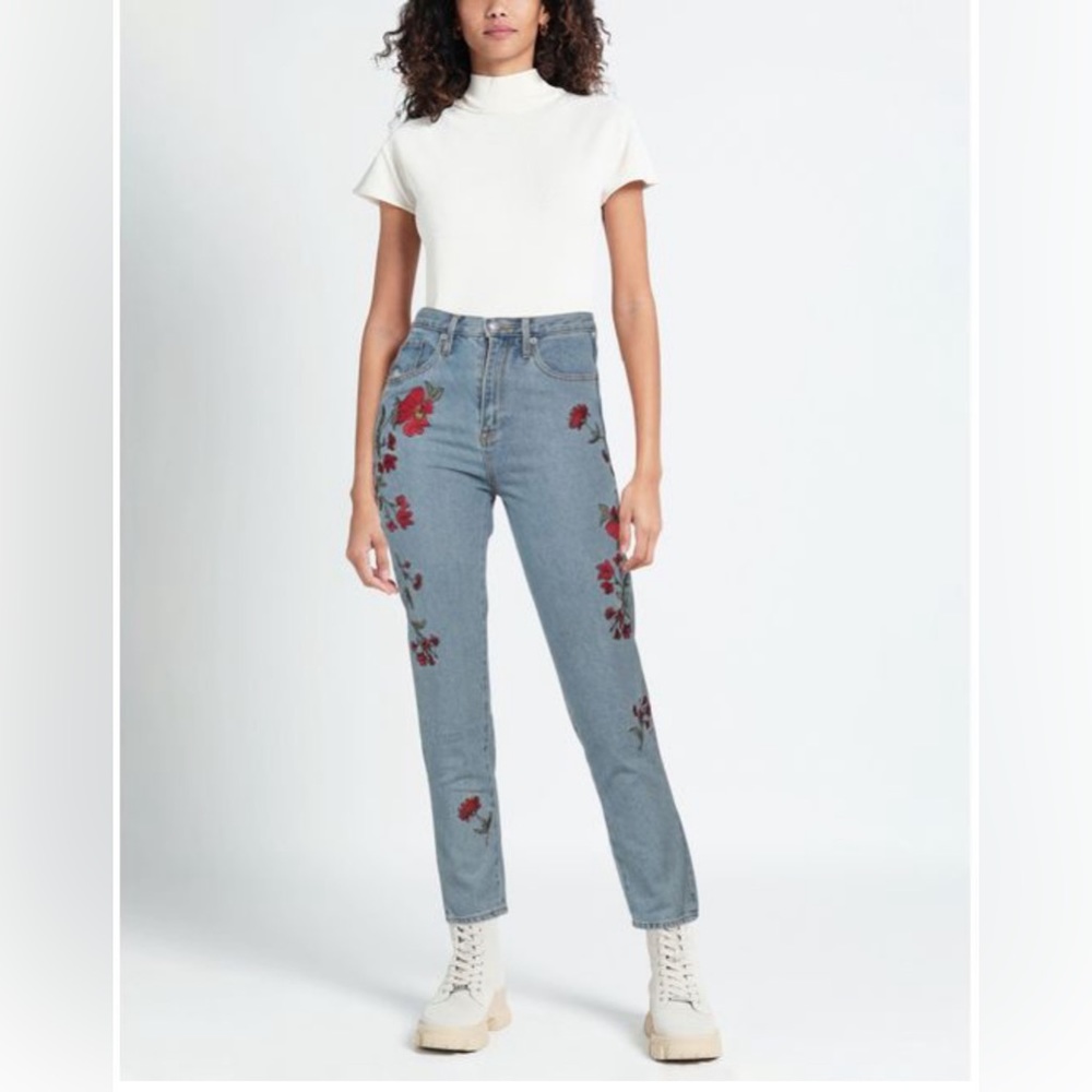 Juicy Couture floral embroidered jeans 26